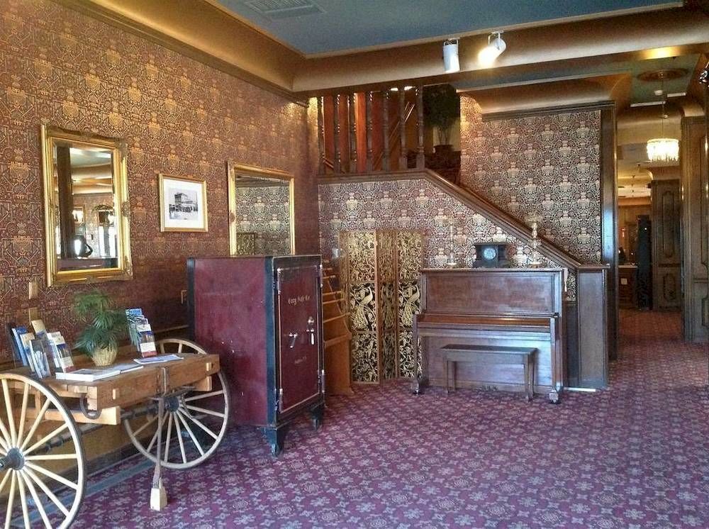 Mizpah Hotel Тонопа Экстерьер фото